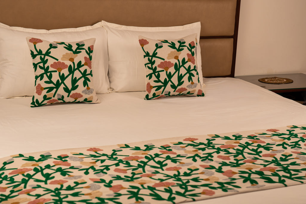Luxury Rose Flowers Bed Runner