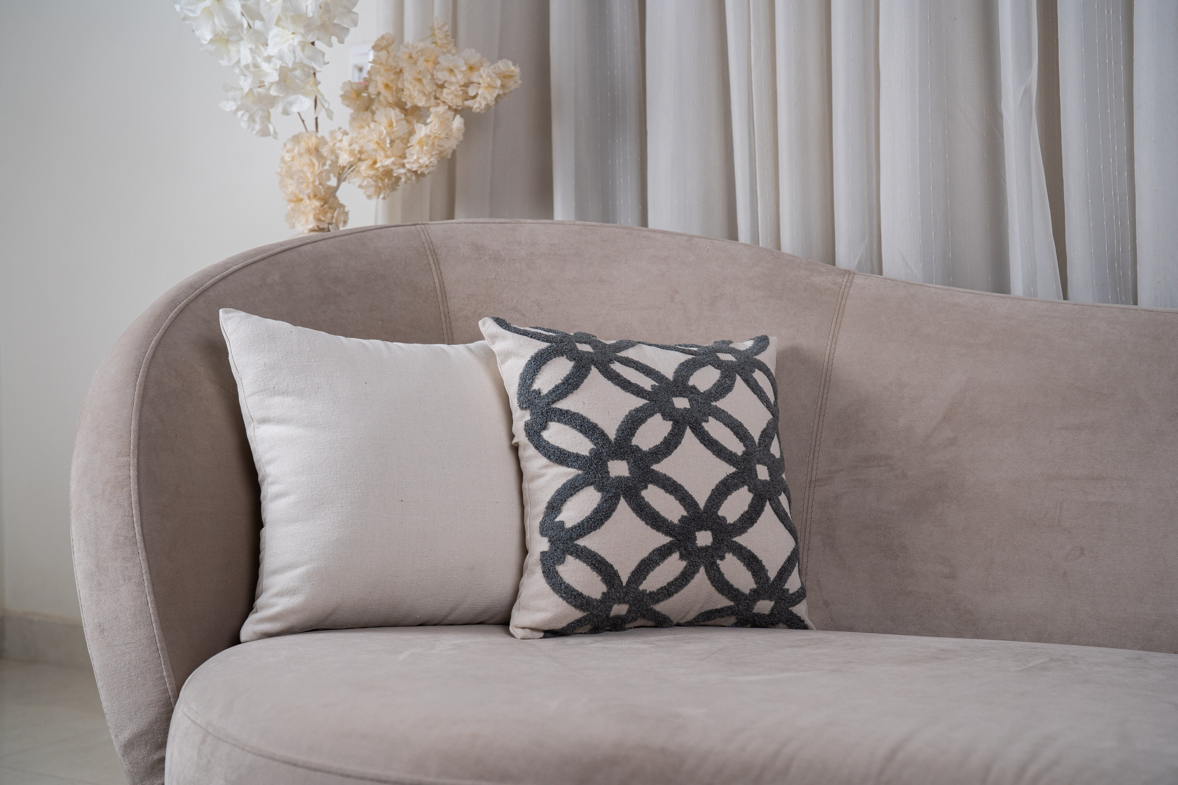 Gray Xo Cushion Cover