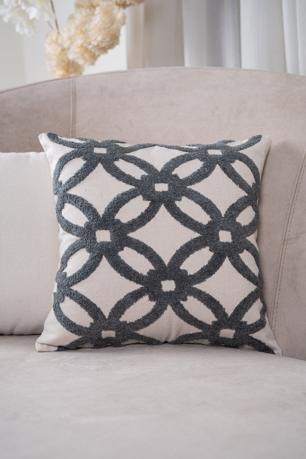 Gray Xo Cushion Cover