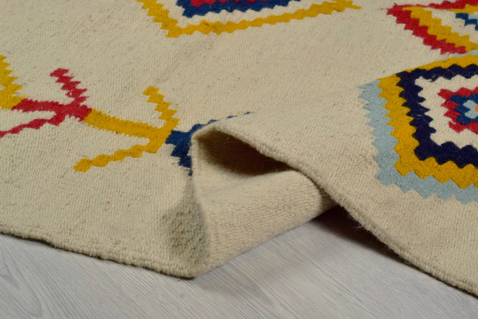 Artisan Wave Hand Made Wool Kilim Rug