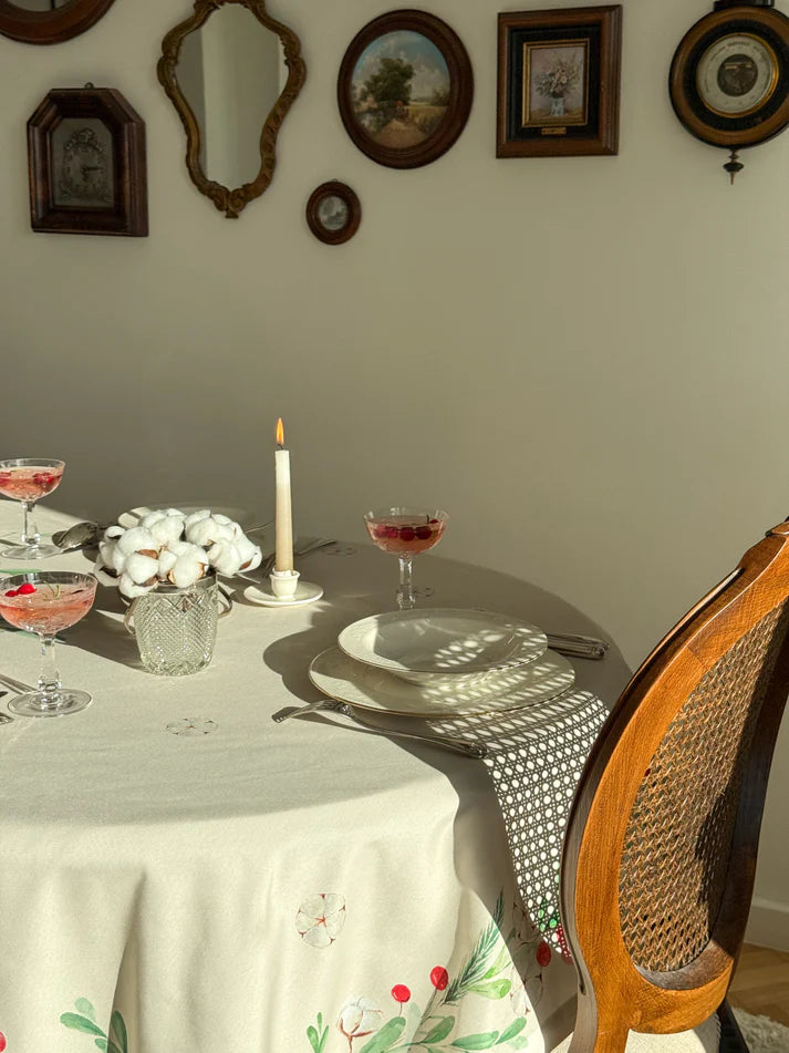 Cotton Berry Bloom tablecloth