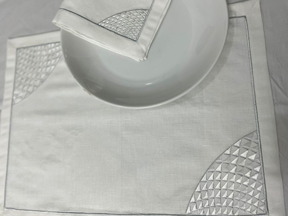 Plate Model Luxury Embroidered Table Linen Collection – 100% Egyptian Cotton & Linen