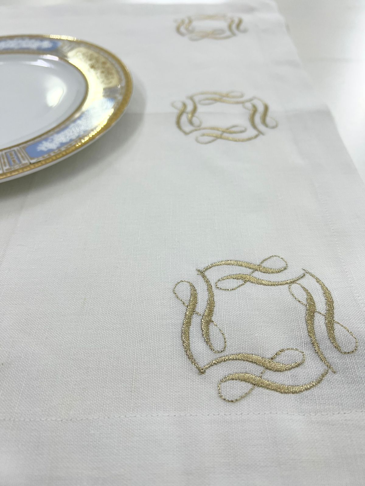 Sqouer Motif Luxury Embroidered Table Linen Collection – 100% Egyptian Cotton & Linen