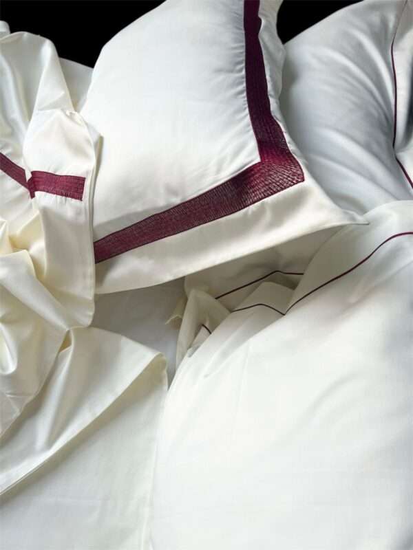 Bold Line Maron Egyptian Cotton Bed Sheet Set
